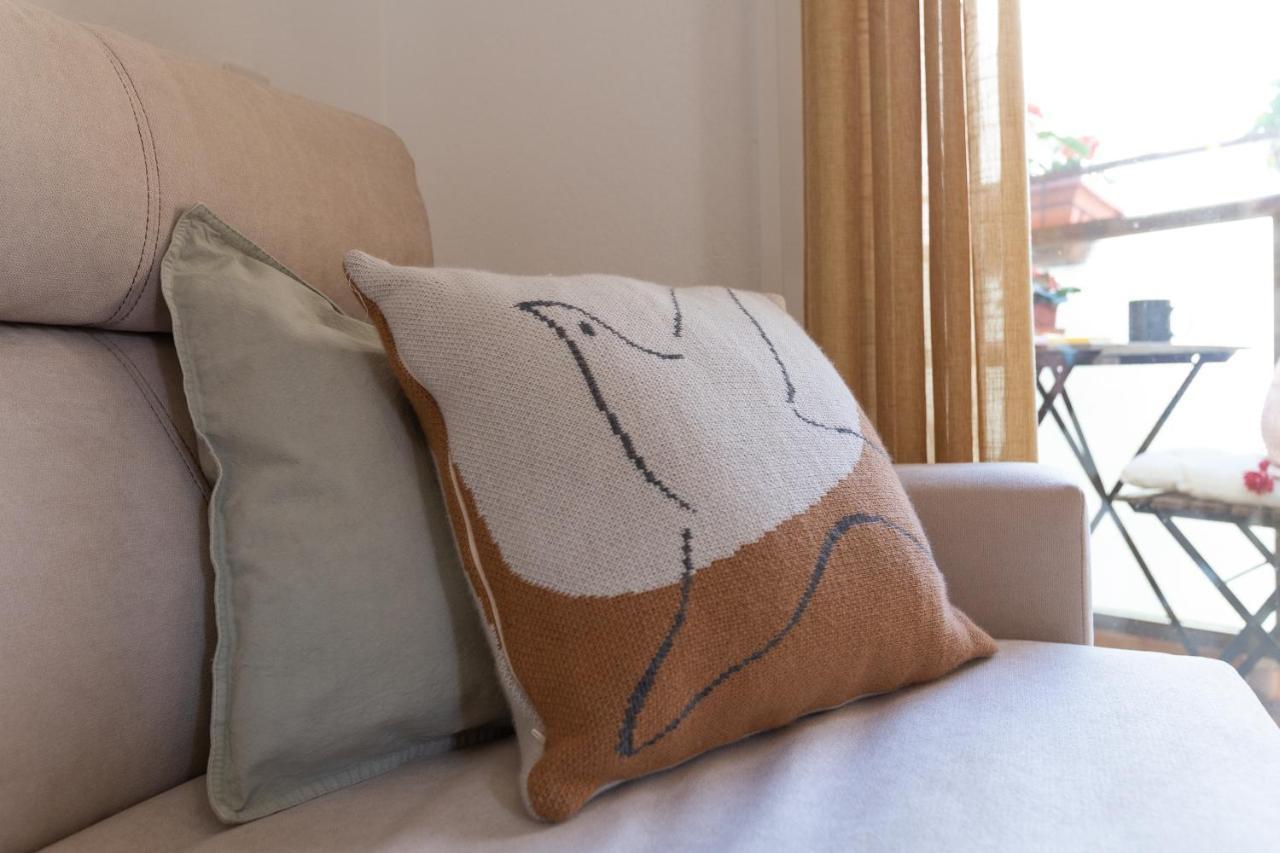 Luminoso Apartamento De Dos Habitaciones Con Terraza Y Parking En El Centro Málaga Eksteriør billede
